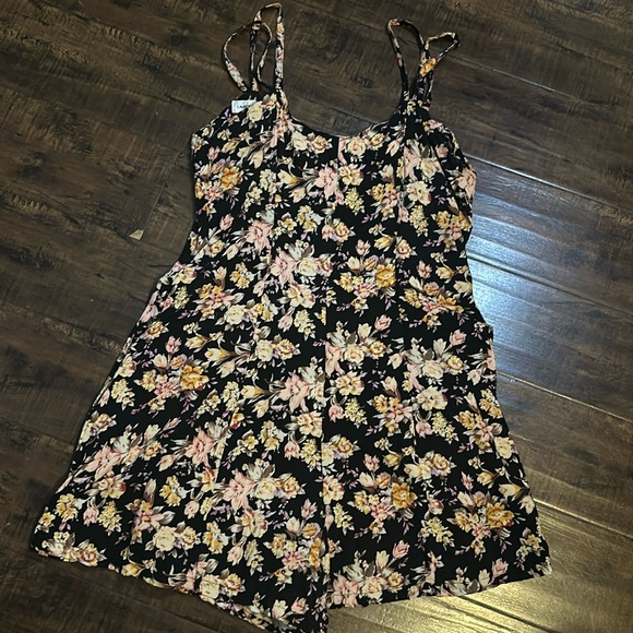 Lauren Brooke Pants - Vintage Floral Romper by Lauren Brooke Size M